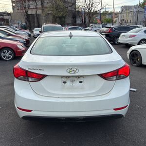 HYUNDAI ELANTRA SE - 7
