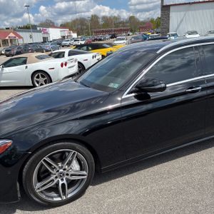 MERCEDES-BENZ E-CLASS - 2