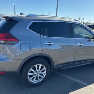 صورة 9 لـ 2017 Nissan ROGUE SV