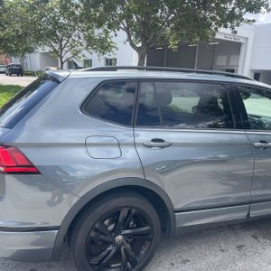 صورة 9 لـ 2024 Volkswagen TIGUAN SE R-LINE BLACK