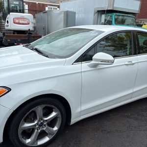 FORD FUSION SE - 2