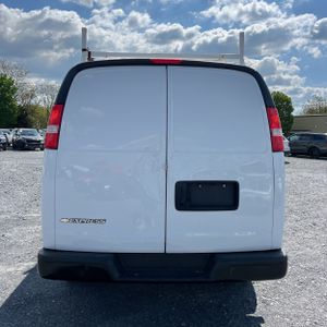 CHEVROLET EXPRESS 2500 - 7