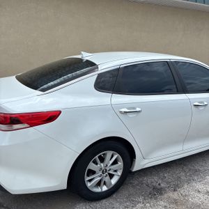 KIA OPTIMA LX - 9