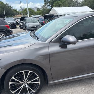 صورة 2 لـ 2018 Toyota CAMRY SE