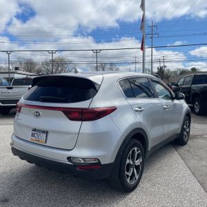KIA SPORTAGE LX - 8
