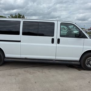 CHEVROLET EXPRESS LT 3500 - 10