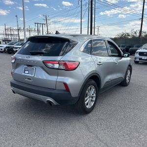 صورة 8 لـ 2022 FORD ESCAPE SE