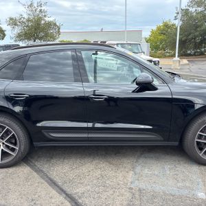 2023 Porsche MACAN thumbnail 11