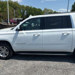 CHEVROLET SUBURBAN - 3