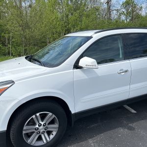 CHEVROLET TRAVERSE LT - 2