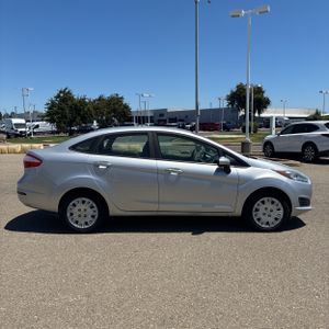 صورة 10 لـ 2015 FORD FIESTA S