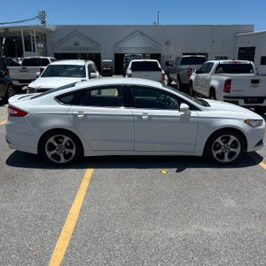 FORD FUSION SE - 10