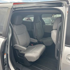 2022 Toyota SIENNA LE 8-PASSENGER 照片 35