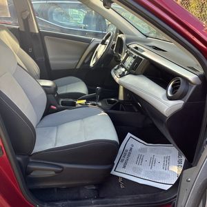 صورة 33 لـ 2018 Toyota RAV4 XLE