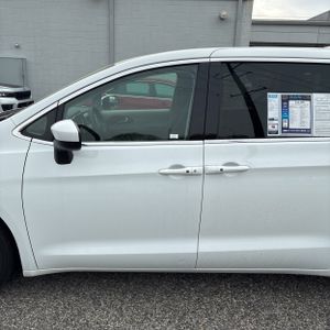 CHRYSLER VOYAGER LX - 4