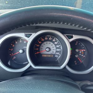 2005 Toyota 4RUNNER SR5 thumbnail 37