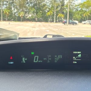صورة مصغرة 39 لـ 2015 Toyota PRIUS THREE