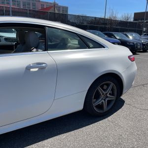 MERCEDES-BENZ E-CLASS - 6