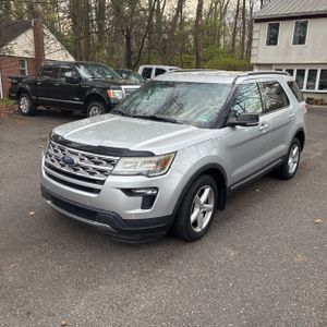 FORD EXPLORER XLT - 1