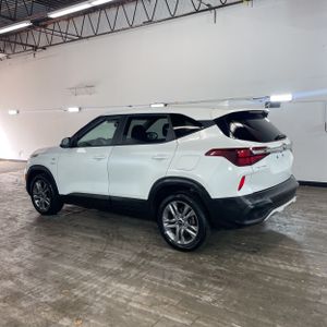 2021 KIA SELTOS LX photo 3