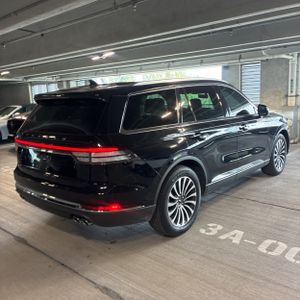 صورة 8 لـ 2023 Lincoln AVIATOR STANDARD