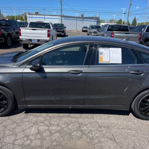 FORD FUSION SE - 4