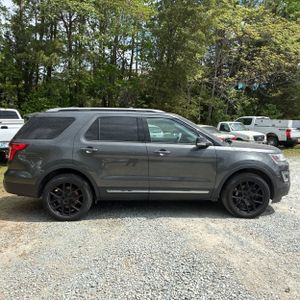 FORD EXPLORER XLT - 10