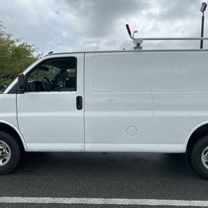 CHEVROLET EXPRESS 2500 - 4