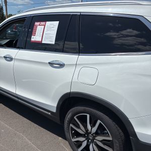 HONDA PILOT TOURING W/REAR CAPTAIN'S CHAIRS - 6