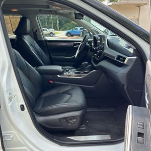 صورة مصغرة 33 لـ 2024 Toyota HIGHLANDER PLATINUM