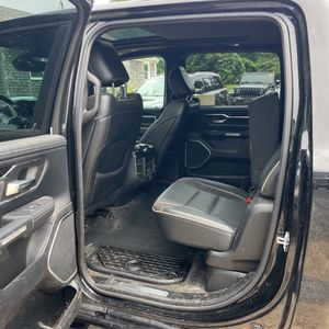صورة مصغرة 32 لـ 2019 RAM 1500 LARAMIE