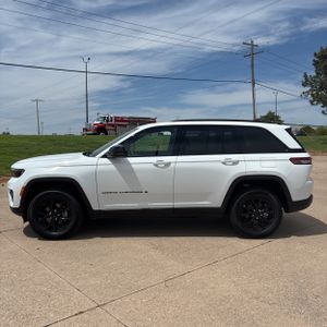 JEEP GRAND CHEROKEE ALTITUDE 4X4 - 3