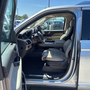 صورة مصغرة 31 لـ 2024 Lincoln NAVIGATOR RESERVE