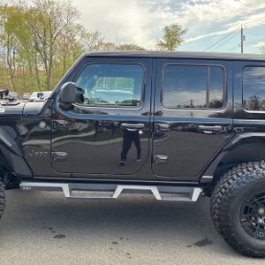 JEEP WRANGLER 4-DOOR WILLYS 4X4 - 4