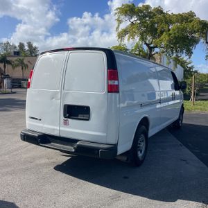 CHEVROLET EXPRESS 3500 - 8