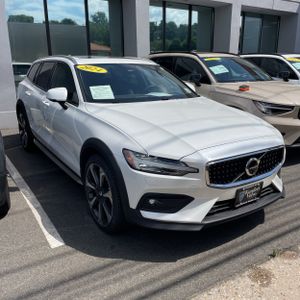 صورة 10 لـ 2024 Volvo V60 CROSS COUNTRY B5 ULTIMATE