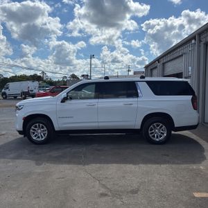CHEVROLET SUBURBAN LT - 3