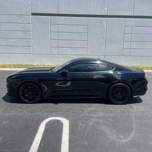 FORD MUSTANG GT PREMIUM - 3