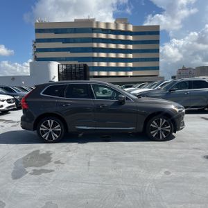 2022 Volvo XC60 B6 INSCRIPTION photo 10