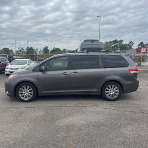 TOYOTA SIENNA - 3