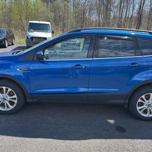 FORD ESCAPE SE - 4