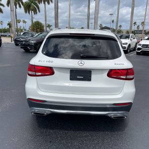 MERCEDES-BENZ GLC - 7