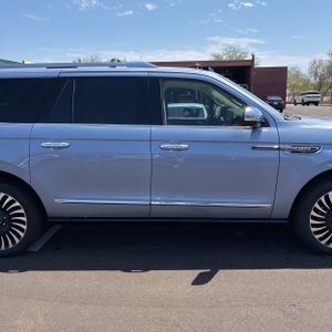 2019 Lincoln NAVIGATOR L BLACK LABEL — миниатюра 11