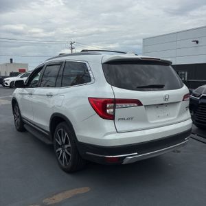 HONDA PILOT TOURING W/REAR CAPTAIN'S CHAIRS - 5