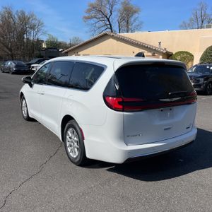 CHRYSLER PACIFICA TOURING L - 5
