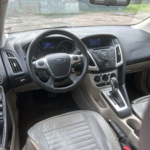 صورة مصغرة 34 لـ 2014 FORD FOCUS SE