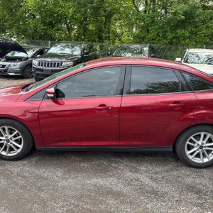 FORD FOCUS SE - 4