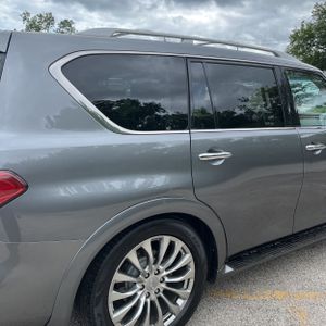 2017 Infiniti QX80 — фото 9
