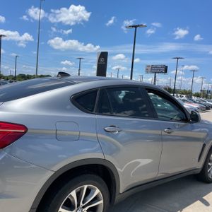 صورة 9 لـ 2015 BMW X6 XDRIVE50I