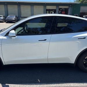 TESLA MODEL Y LONG RANGE - 4